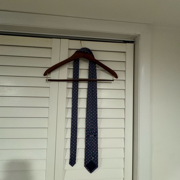 Izod Tie - Picture 2 of 2